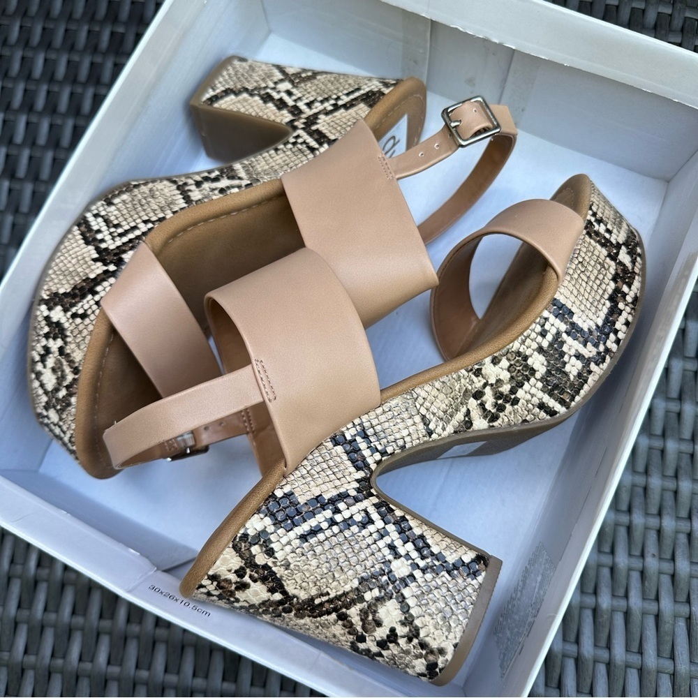 Dolce Vita | New in Box Size 10 Oiska Tan Tan Double Band Heels